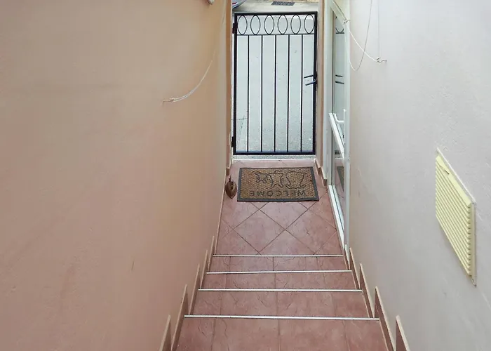 2 Bedroom Awesome In * Затон