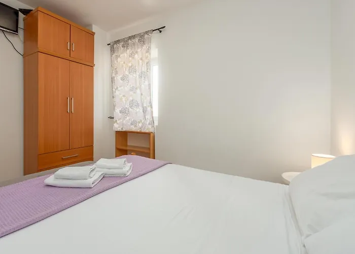 2 Bedroom Awesome In * Затон