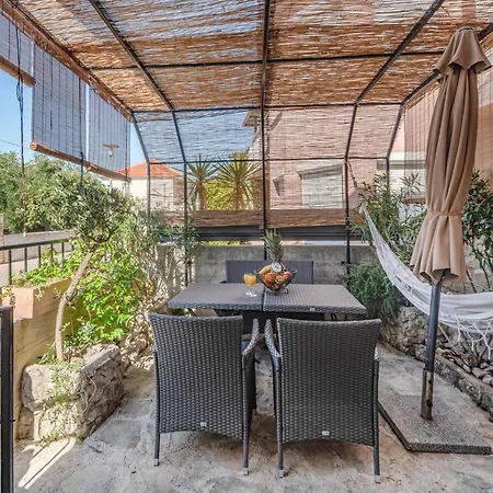 Сasa de vacaciones 2 Bedroom Awesome In *