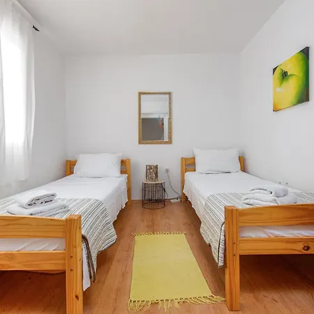 2 Bedroom Awesome In