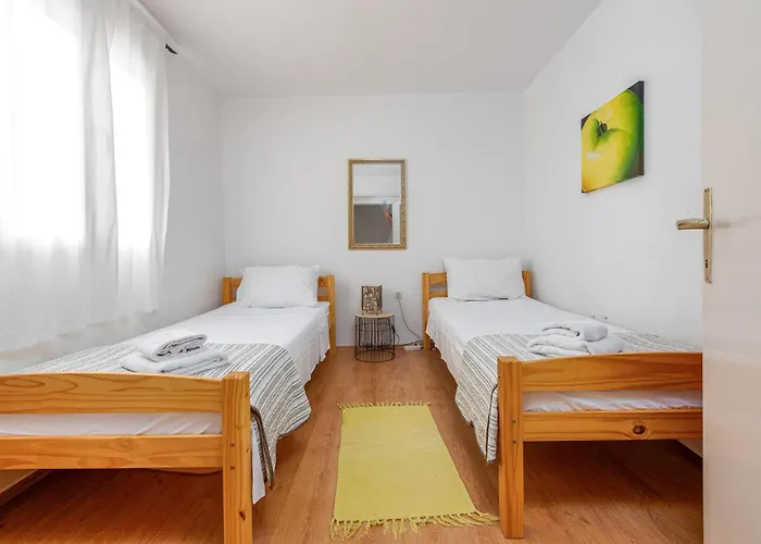 2 Bedroom Awesome In